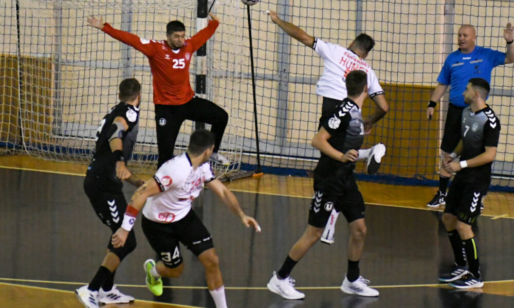 Liga Națională de Handbal masculin// Runda a 4-a// Dinamo învinge Universitatea Cluj la 12 goluri diferență